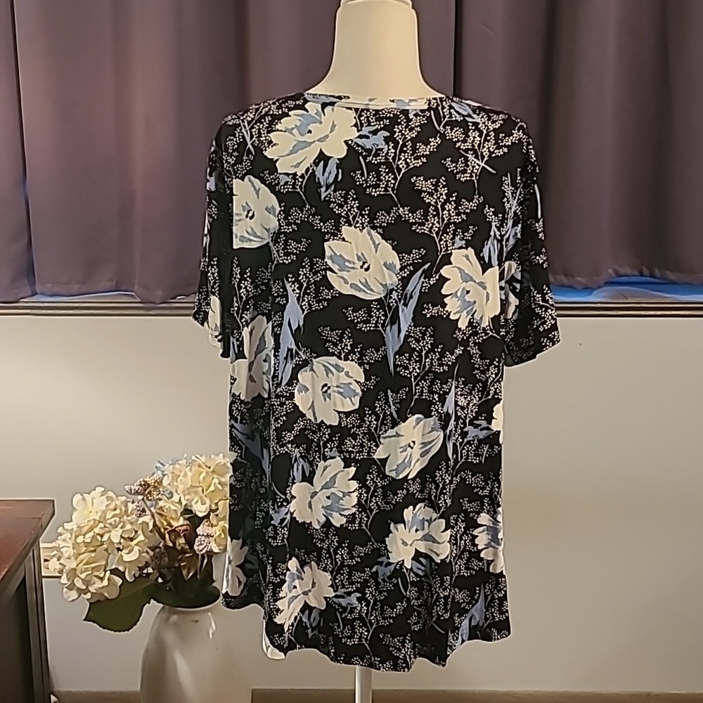 Cathy NWT Floral Shirt - Ladies 2XL - Picture 4 of 9